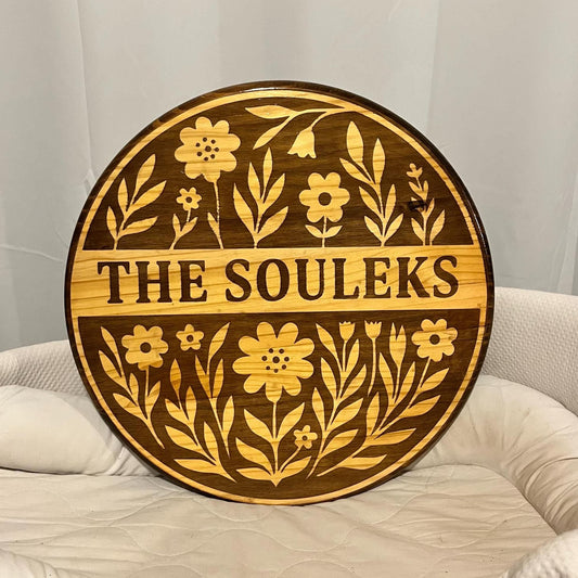 Personalized Last Name Wood Sign: Handcrafted Floral Family Wall Art
