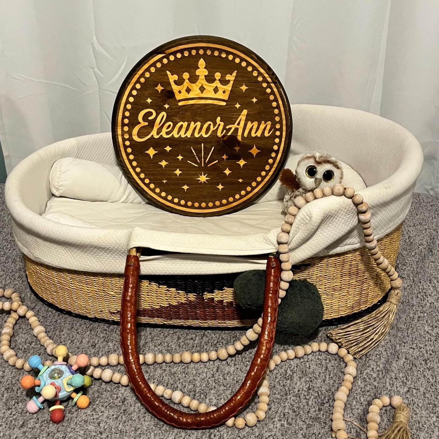 Personalized Wood Name Sign: Handcrafted Nursery Crown Decor