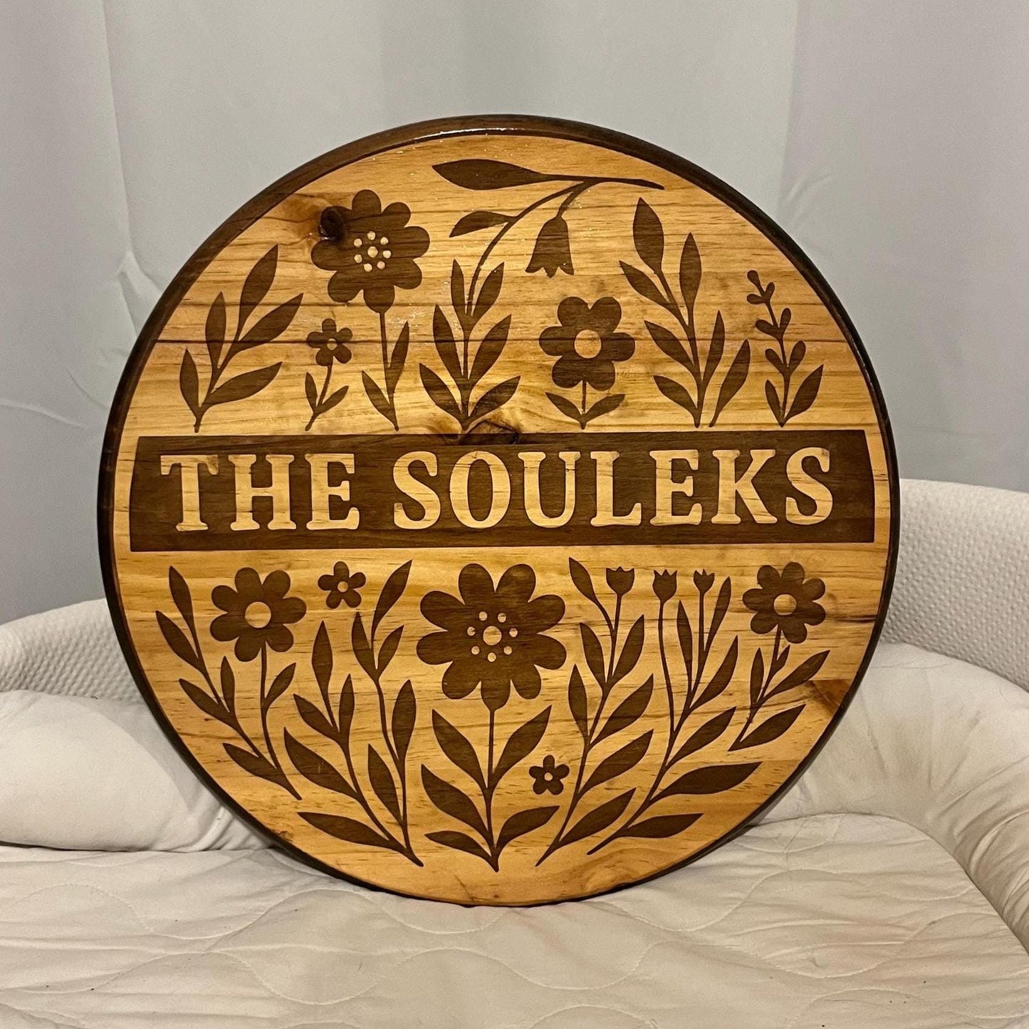 Personalized Wood Name Sign – Custom Stained Round Last Name Flower Girly Fall Retro | Handcrafted Last Name Wall Art | Rounds by Rachel